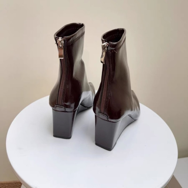 Ботильоны на танкетке, модные  – обзор и цена Soft Sole Booties